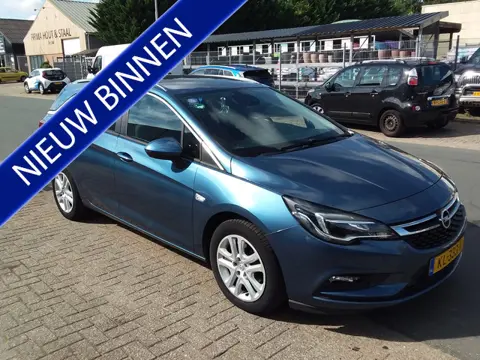 Opel Astra 1.4 Innovation (bj 2016, automaat)