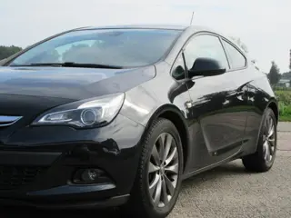 Foto 12 van Opel Astra GTC 1.4 Turbo Design Edition