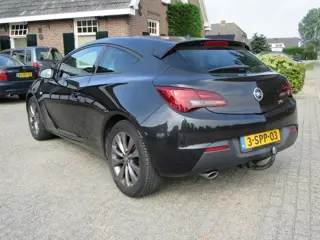 Foto 17 van Opel Astra GTC 1.4 Turbo Design Edition