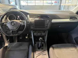 Foto 14 van Volkswagen Tiguan 1.4 TSI Connected Series Pano|Navi|Trekhaak