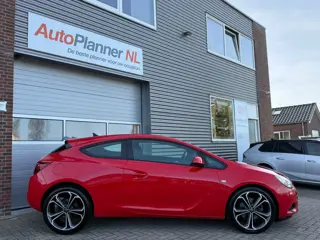 Foto 17 van Opel Astra GTC 1.4 Turbo Sport! Airco! Cruise! Carplay!