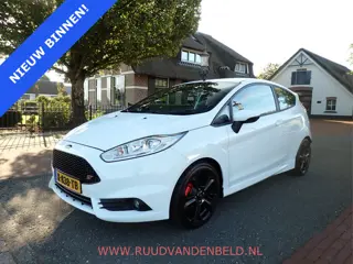 Ford Fiesta 1.6 ST2 / RECARO STOELEN / STOELVERWARMING / BLUETOOTH
