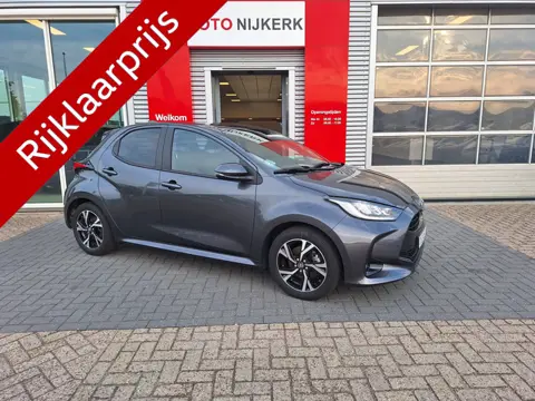 Toyota Yaris 1.5 Hybrid Dynamic Limited met stoel- en stuurverwarming