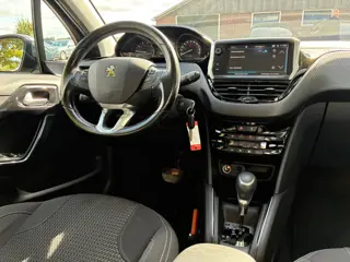 Foto 15 van Peugeot 208 1.2 PureTech Allure | Automaat + Cruise + Camera Nu € 7.975,-!!!