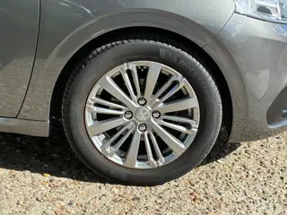 Foto 18 van Peugeot 208 1.2 PureTech Allure | Automaat + Cruise + Camera Nu € 7.975,-!!!