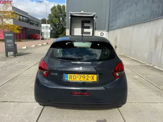 Foto 17 van Peugeot 208 1.2 PureTech Blue Lion Scherm AIRCO APK 2027 5DR