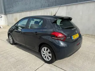 Foto 16 van Peugeot 208 1.2 PureTech Blue Lion Scherm AIRCO APK 2027 5DR