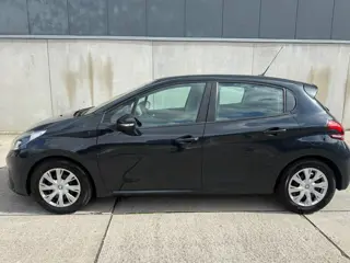 Foto 15 van Peugeot 208 1.2 PureTech Blue Lion Scherm AIRCO APK 2027 5DR