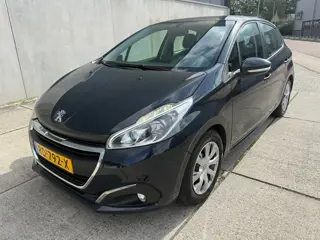 Foto 14 van Peugeot 208 1.2 PureTech Blue Lion Scherm AIRCO APK 2027 5DR