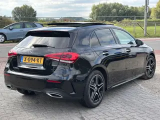 Foto 20 van Mercedes-Benz A-klasse 250 e AMG Line panorama dak! Nieuwstaat!