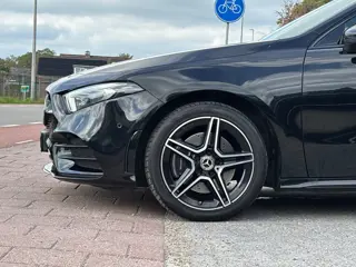 Foto 18 van Mercedes-Benz A-klasse 250 e AMG Line panorama dak! Nieuwstaat!