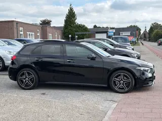 Foto 15 van Mercedes-Benz A-klasse 250 e AMG Line panorama dak! Nieuwstaat!