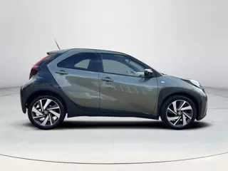 Foto 16 van Toyota Aygo X 1.0 VVT-i MT Envy | JBL audio | LED koplampen | Carplay | Parkeercamera | 18 inch LM-v