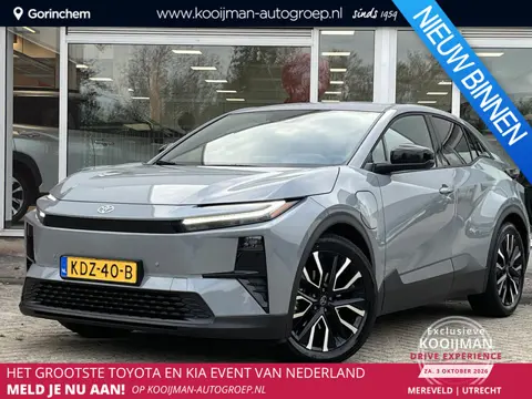 Toyota C-HR+ First Edition 77 kWh l 20 inch velgen l elektrische achterklep l verwarmde stoelen en s