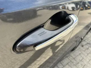 Foto 13 van Toyota RAV4 2.5 Hybrid First Edition
