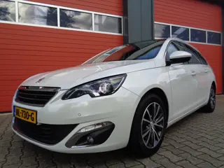 Foto 15 van Peugeot 308 SW 1.2 PureTech Allure 131PK Clima Cruise Navi Pano-Dak LMV Trekhaak NL-Auto 6-BAK