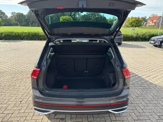 Foto 13 van VOLKSWAGEN TIGUAN 1.5 TSI DSG LIFE URBAN SPORT CAMERA/ELEK-KLEP/ACC/STOEL+STUURVERW