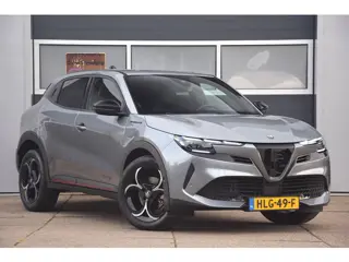 Alfa Romeo Junior 1.2 Turbo Hybrid Ibrida Speciale MATRIX LED/DODEHOEK DETECTIE/VERWARMD VOORRUIT