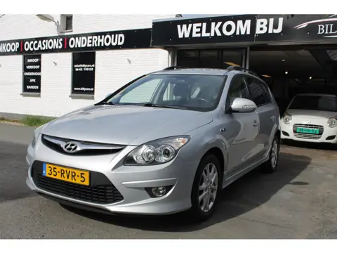 Hyundai I30 CW 1.6i i-Motion / Airco / Parkeersensoren / Elektrische ramen