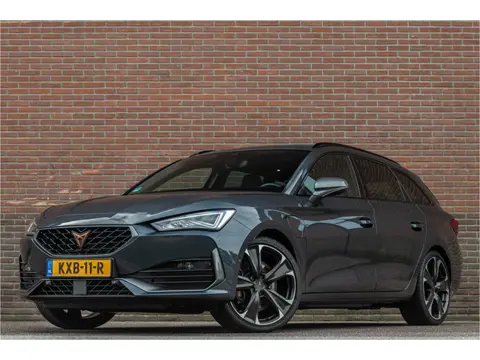 CUPRA Leon 1.4 e-Hybrid 245pk VZ, Panoramadak, Carplay, Stoel & Stuurverwarming, Camera, Adaptive Cr