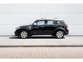 Foto 11 van MINI Countryman Cooper S E ALL4 Classic