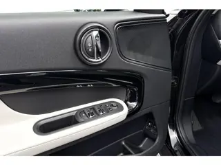 Foto 18 van MINI Countryman Cooper S E ALL4 Classic