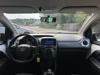 Foto 15 van Toyota Aygo 1.0 VVT-i x-play limited | Airco | Camera | Apple Carplay en Android Auto