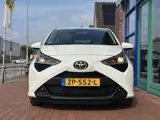 Foto 27 van Toyota Aygo 1.0 VVT-i x-play limited | Airco | Camera | Apple Carplay en Android Auto