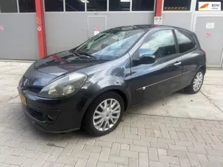 Renault Clio 1.4-16V Dynamique CarPlay