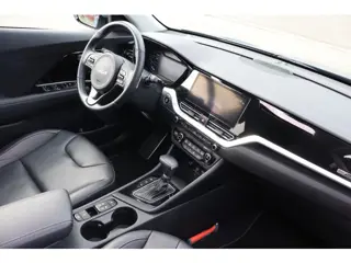 Foto 12 van Kia Niro 1.6 GDi PHEV ExecutiveLine NL Auto/Panoramadak/Apple carplay/Stoelverwarming voor en achter