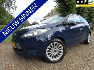 Ford Fiesta 1.25 Limited Airco Carplay Navigatie Lm Velgen***Apk t/m 28-9-2027***