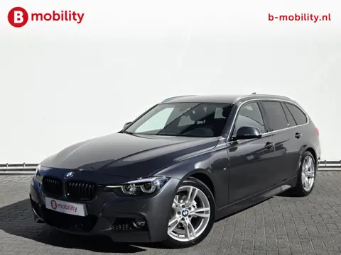 BMW 3 Serie Touring 318i High Executive M-Sport Apple CarPlay NL Auto! | Achteruitrijcamera | LED | 