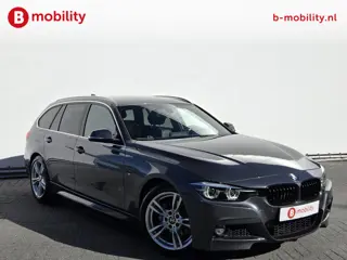 Foto 17 van BMW 3 Serie Touring 318i High Executive M-Sport Apple CarPlay NL Auto! | Achteruitrijcamera | LED |