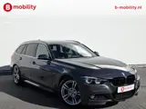 Foto 27 van BMW 3 Serie Touring 318i High Executive M-Sport Apple CarPlay NL Auto! | Achteruitrijcamera | LED |