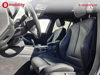 Foto 19 van BMW 3 Serie Touring 318i High Executive M-Sport Apple CarPlay NL Auto! | Achteruitrijcamera | LED |