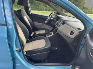 Foto 13 van Hyundai i10 1.0i i-Motion Climate control central Lock !!