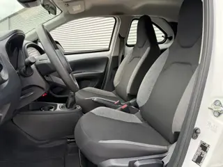 Foto 17 van Toyota Aygo X 1.0 VVT-i MT | Nieuw Binnen! | Airco | Cruise | Lane Assist