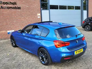 Foto 11 van BMW 1-serie 118i M-Sport, Schuifdak, HiFi (NL-auto NAP)
