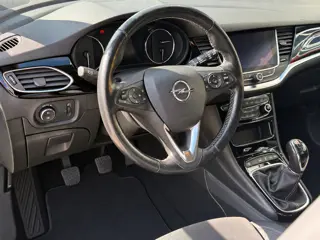 Foto 18 van Opel Astra Sports Tourer 1.2 Turbo Elegance - Navigatie I Airco I LED I PDC I Sport velgen I Leer/ A
