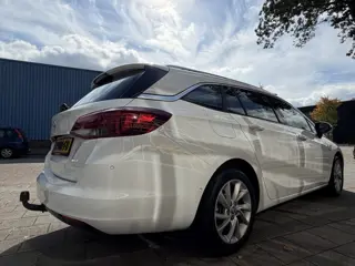 Foto 17 van Opel Astra Sports Tourer 1.2 Turbo Elegance - Navigatie I Airco I LED I PDC I Sport velgen I Leer/ A