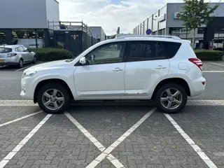 Foto 10 van Toyota RAV4 2.0 VVTi Executive Business