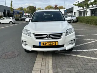 Foto 13 van Toyota RAV4 2.0 VVTi Executive Business