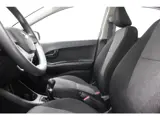Foto 21 van Kia Picanto 1.0 CVVT ComfortLine | Airco | NAP | Elektrische ramen | Nieuwe APK