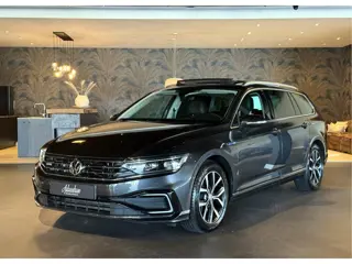 Volkswagen Passat Variant 1.4 TSI GTE I Pano I Leder I Camera I VOL!