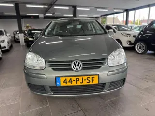 Foto 13 van Volkswagen Golf 1.6 FSI Trendline navigatie lm-velgen elektrische pakket cruise controle