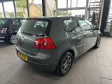 Foto 26 van Volkswagen Golf 1.6 FSI Trendline navigatie lm-velgen elektrische pakket cruise controle
