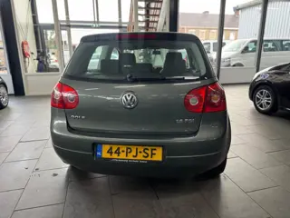 Foto 17 van Volkswagen Golf 1.6 FSI Trendline navigatie lm-velgen elektrische pakket cruise controle