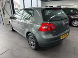 Foto 28 van Volkswagen Golf 1.6 FSI Trendline navigatie lm-velgen elektrische pakket cruise controle