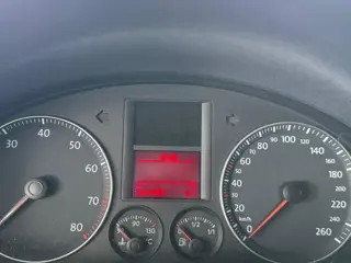 Foto 11 van Volkswagen Golf 1.6 FSI Trendline navigatie lm-velgen elektrische pakket cruise controle