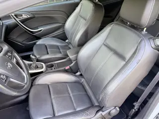 Foto 16 van Opel Astra GTC 1.6 Turbo Sport